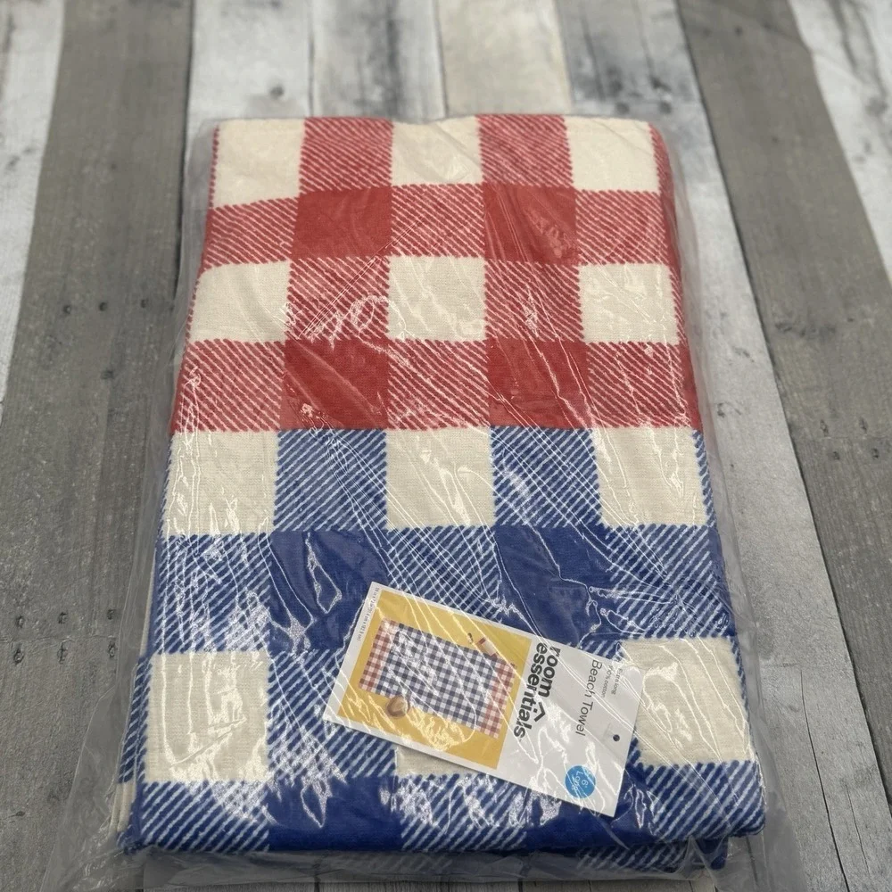 Room Essentials XL Buffalo Plaid Beach Towel Red White Blue Americana Summer NWT